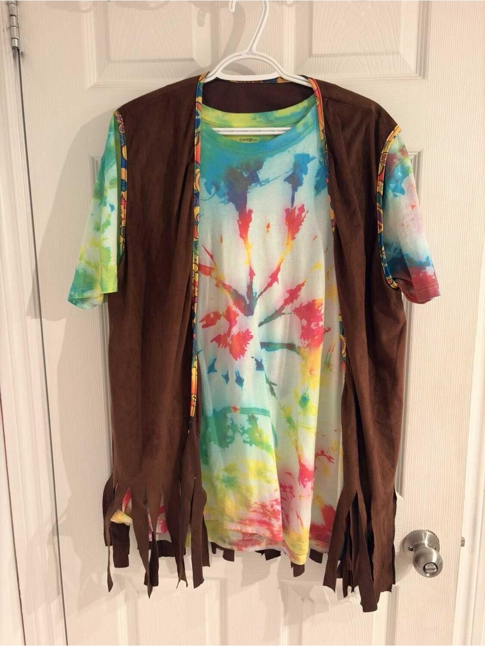 Halloween Tie-Dye Short Sleeve Tee with Brown Fringe Vest